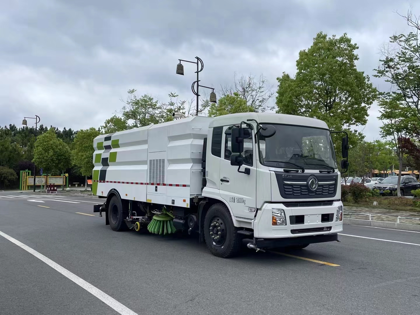 High Quality Road Maintenance and Cleaning Wet Multifunctional Dust Collection and Cleaning Vehicle