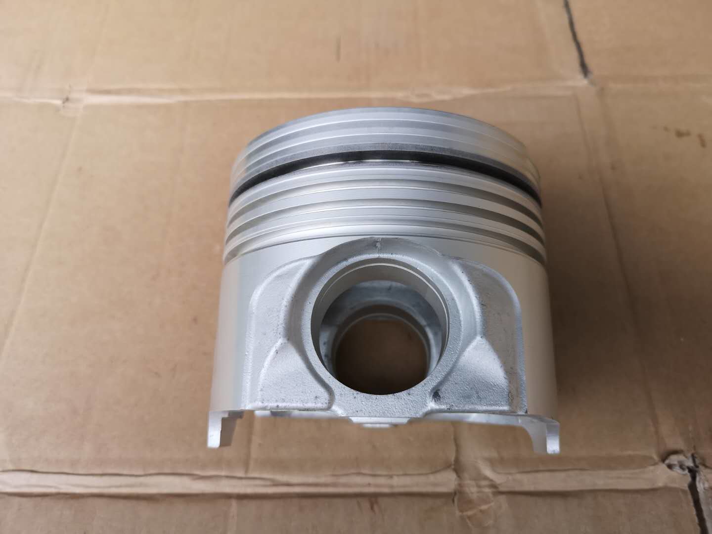 10PE1 ISUZU Engine Parts 1121119260 Circle Combustion Chamber Code 9260 Isuzu Heavy Truck Engine Repair Piston