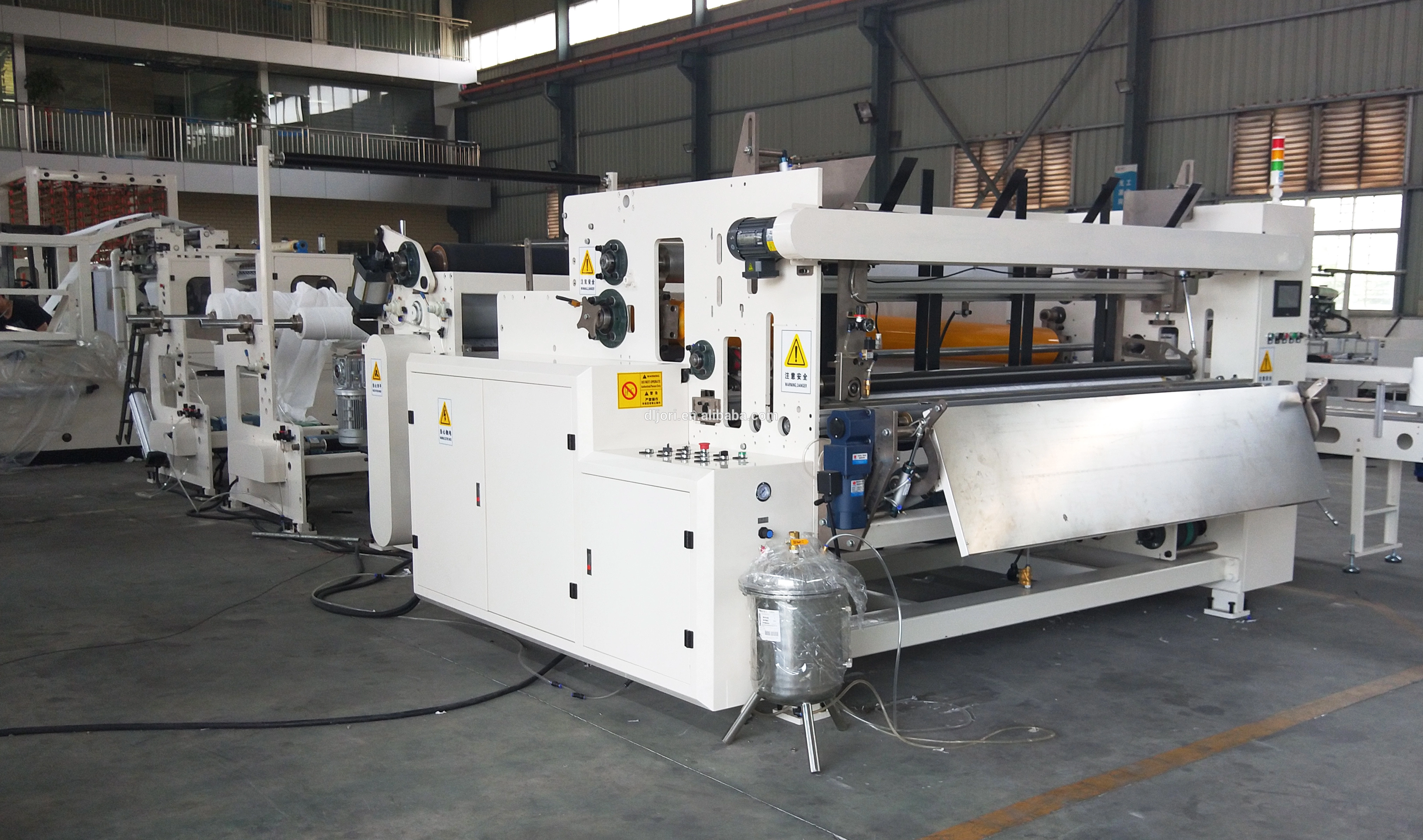 200 m / Min 380V Automatic Roll Slitter Rewinder / Tissue Manufacturing Machine