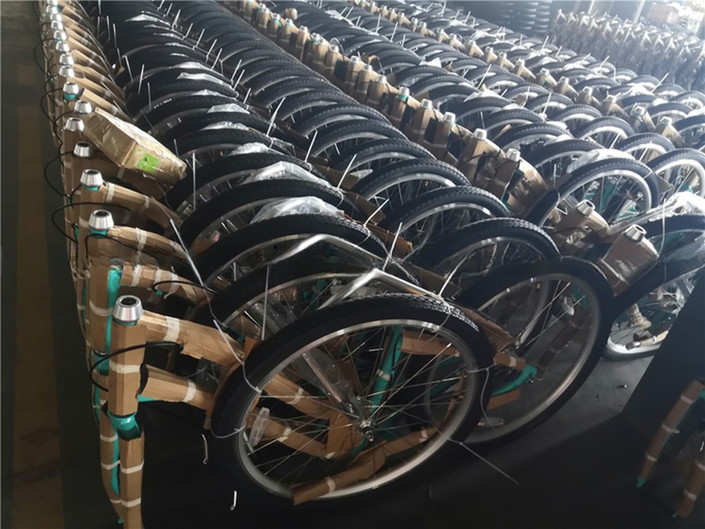 1.8m Length KMC Chain 26 White Wall Men's Bicycle Wheels for Custom Beach Cruiser Bike