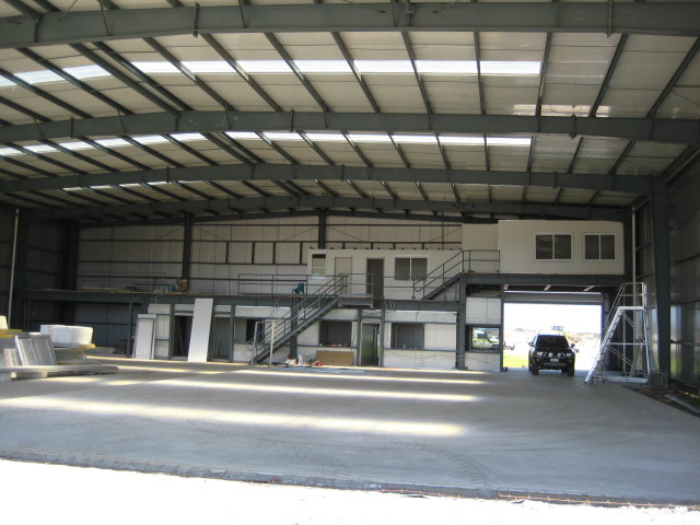 AutoCAD Designed Steel Structure Workshop With Stainless Steel Gutter And Painting / Galvanized Surface