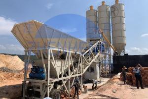 China YHZS50 1000 Litre 50m3 / H Mobile Concrete Batching Plant Fully Environmental Friendly wholesale