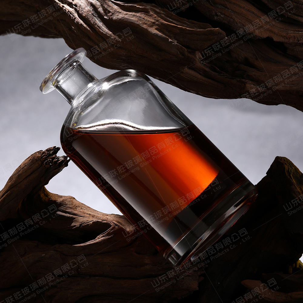 Clear Glass Liquor Bottle with Customized Bottle Color and Acceptable Customer's Logo