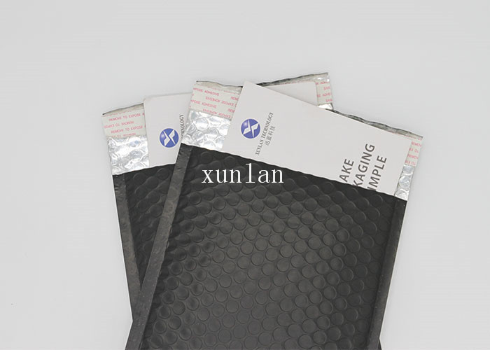 Matte Black Metallic Shipping Bubble Mailers 6x9 Inch Waterproof For Mailing