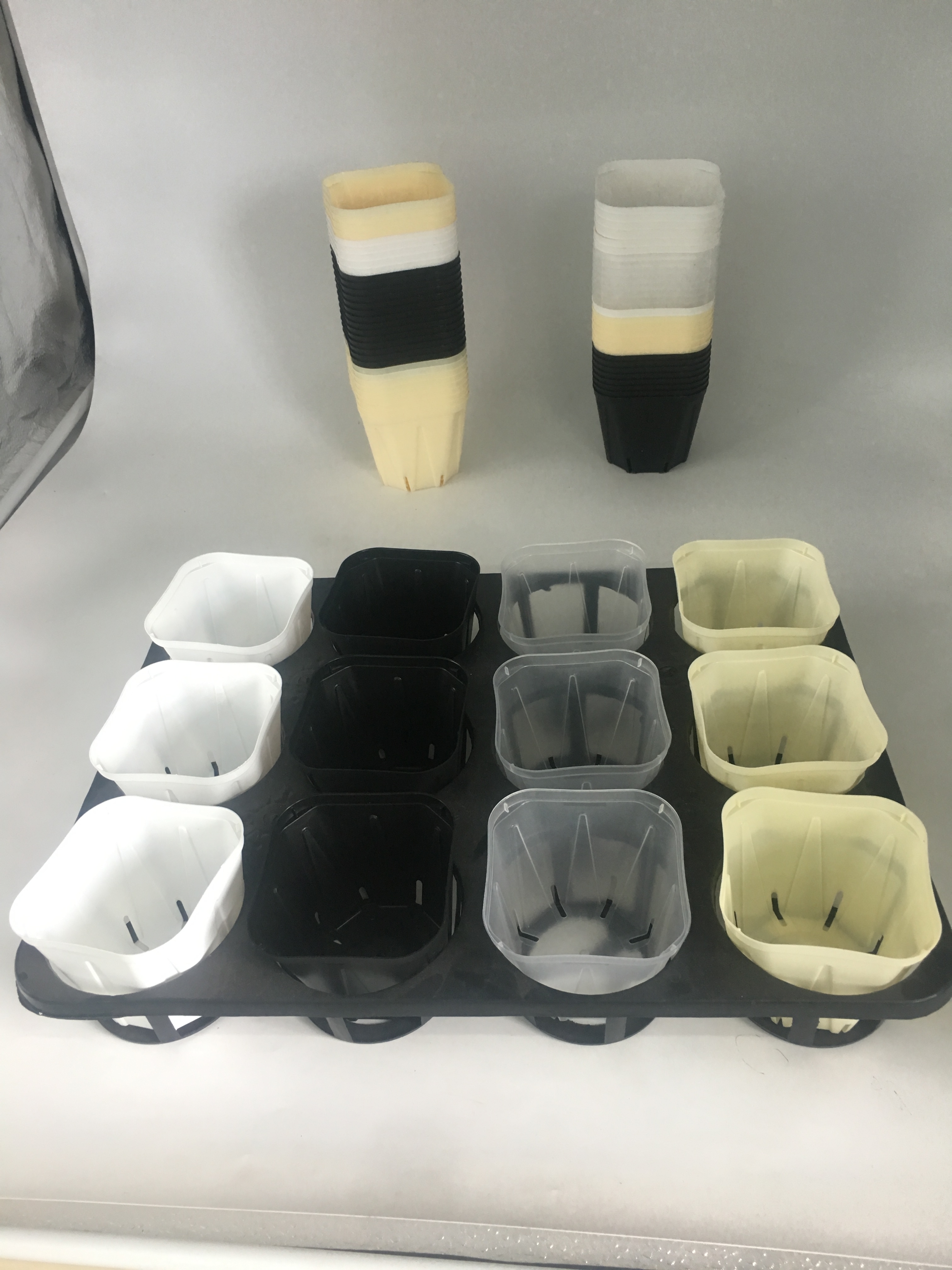 Durable whole sales black plastic seedling pot small square shape nursery pot