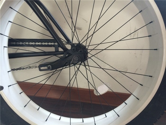 Beach Cruiser Style Fat Tire Bike with 26*4.0 Tire and Steel Fork Material