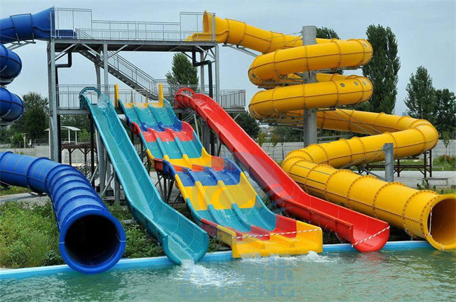 Aqua Park Triple Twist Water Slide Outdoor 10m Fiberglass Customized Color