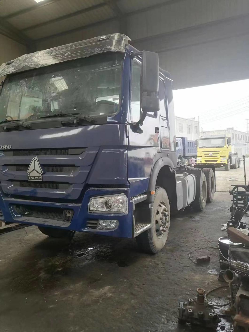 Sinotruk HOWO 6X4 10 Wheeler Tractor Trucks and Transport Trucks