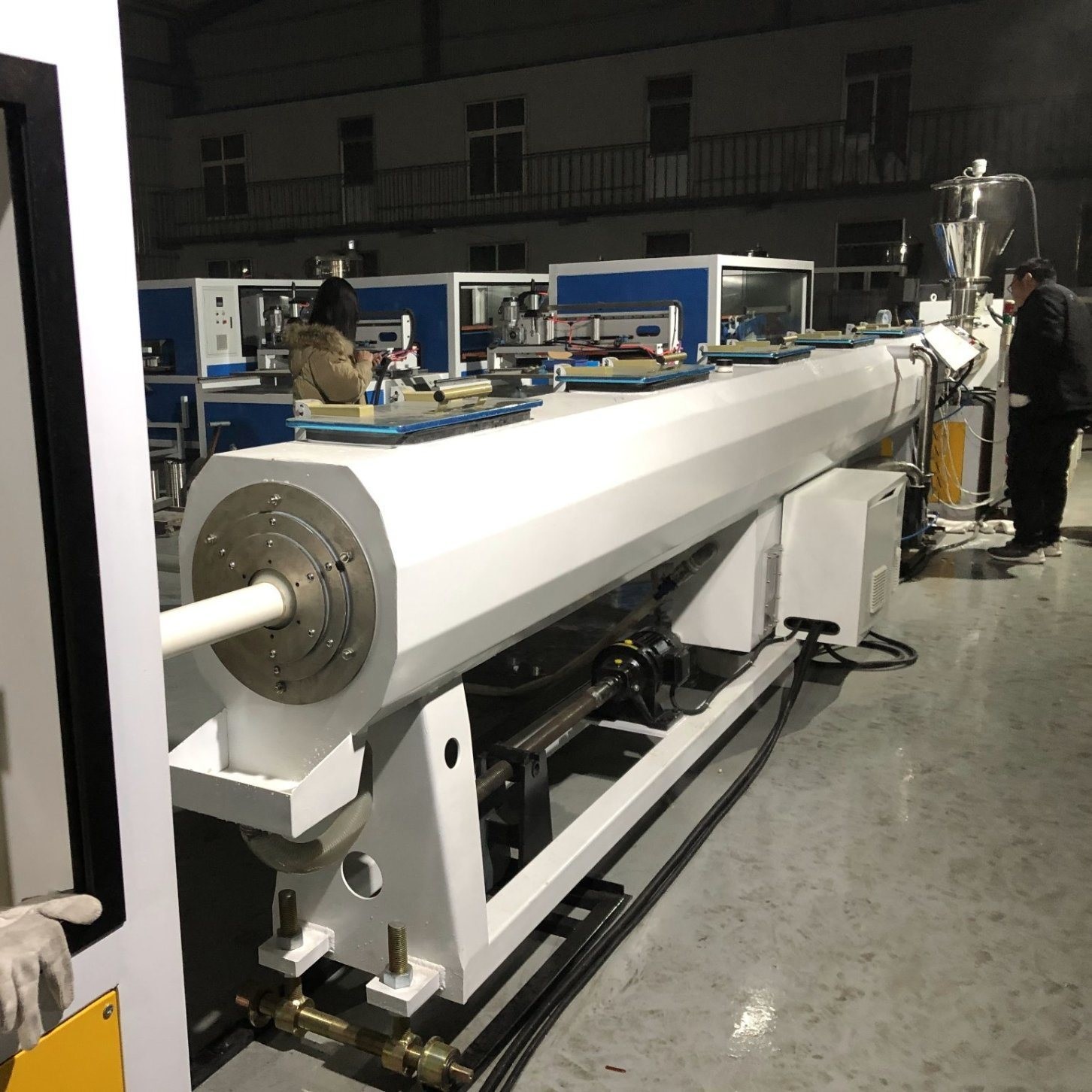 Advanced PVC Pipe Extrusion Machine / UPVC Tube Making Machine For Various Tube Diameters And Wall Thickness
