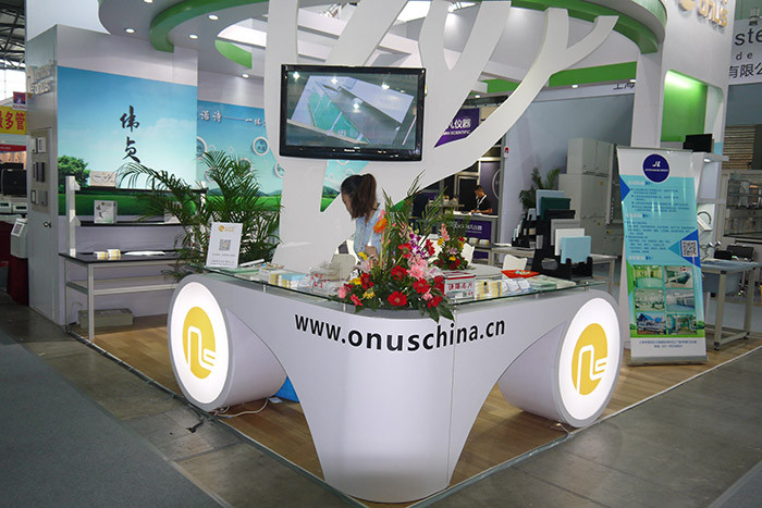 Epoxy Resin White corner countertop work surface for pharmaceutical company