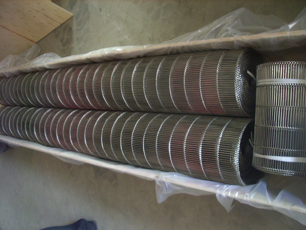 150cm Width Flat Flex Wire Belt 304 Steel Stainless Conveyor For Bread Baking