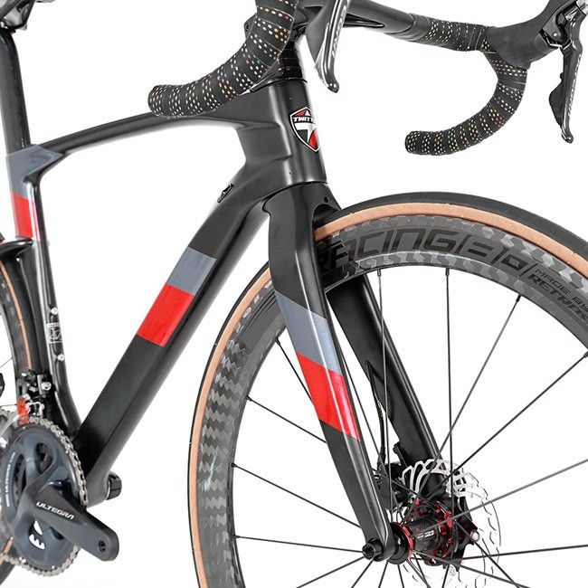 CYCLONE Pro Carbon Fiber Street Bike SHIMANO UT/R8020 With Disc Brake
