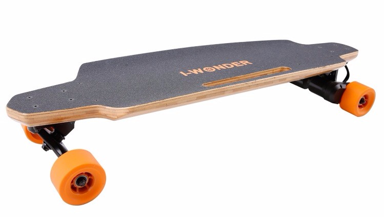 Dual Motor Electric Skateboard 9 Layers Maple Deck Material With 83*52mm PU Wheel
