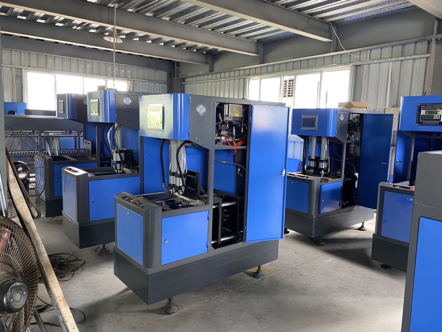 2022 LG2B-6L Plastic Juce Bottle Making Machine with Measurement of Heater 2180x600x1380 mm