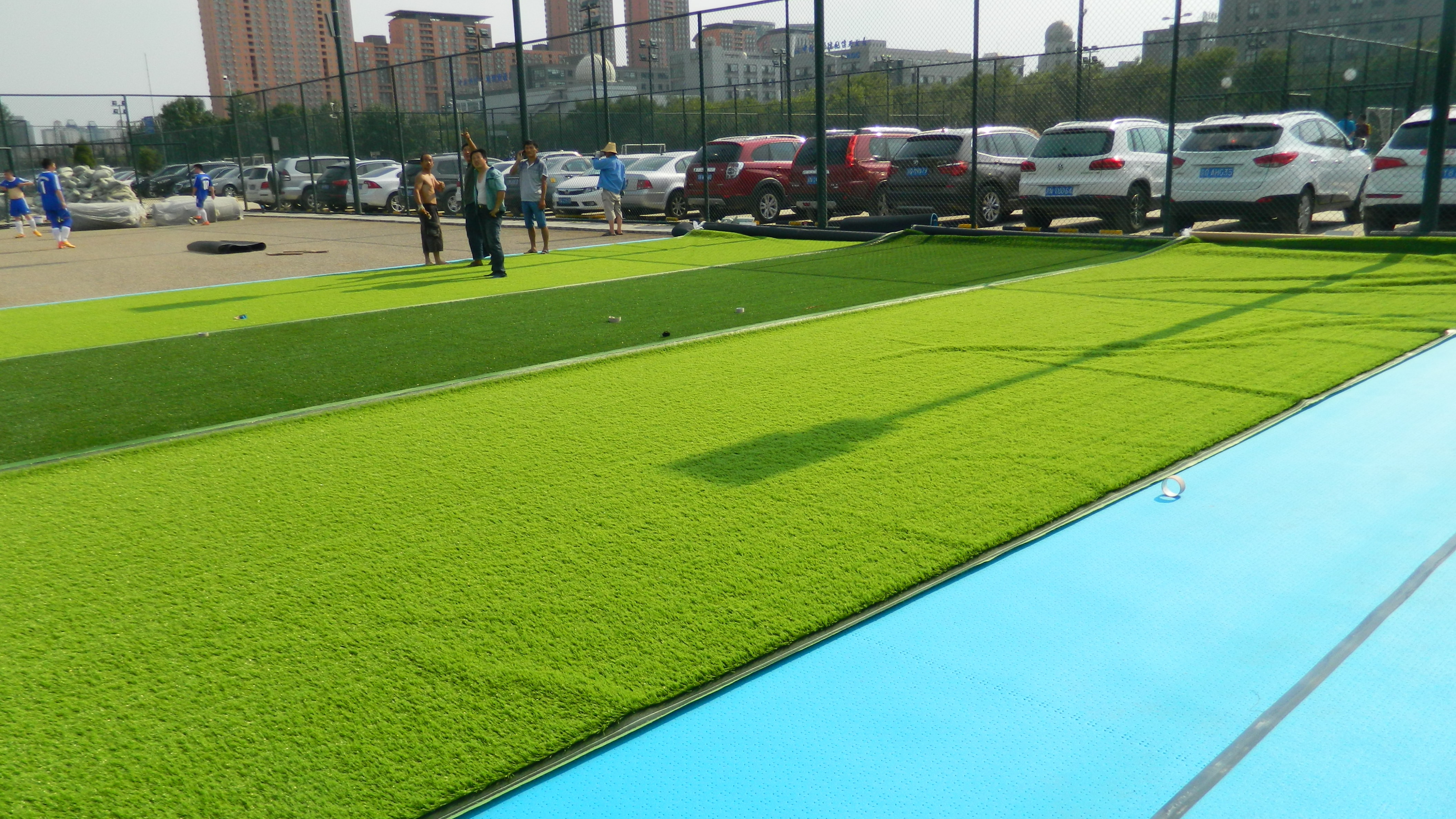 Artificial Grass Shock Absorbing Floor Tiles Eco Friendly Non Toxic For Soccer Field