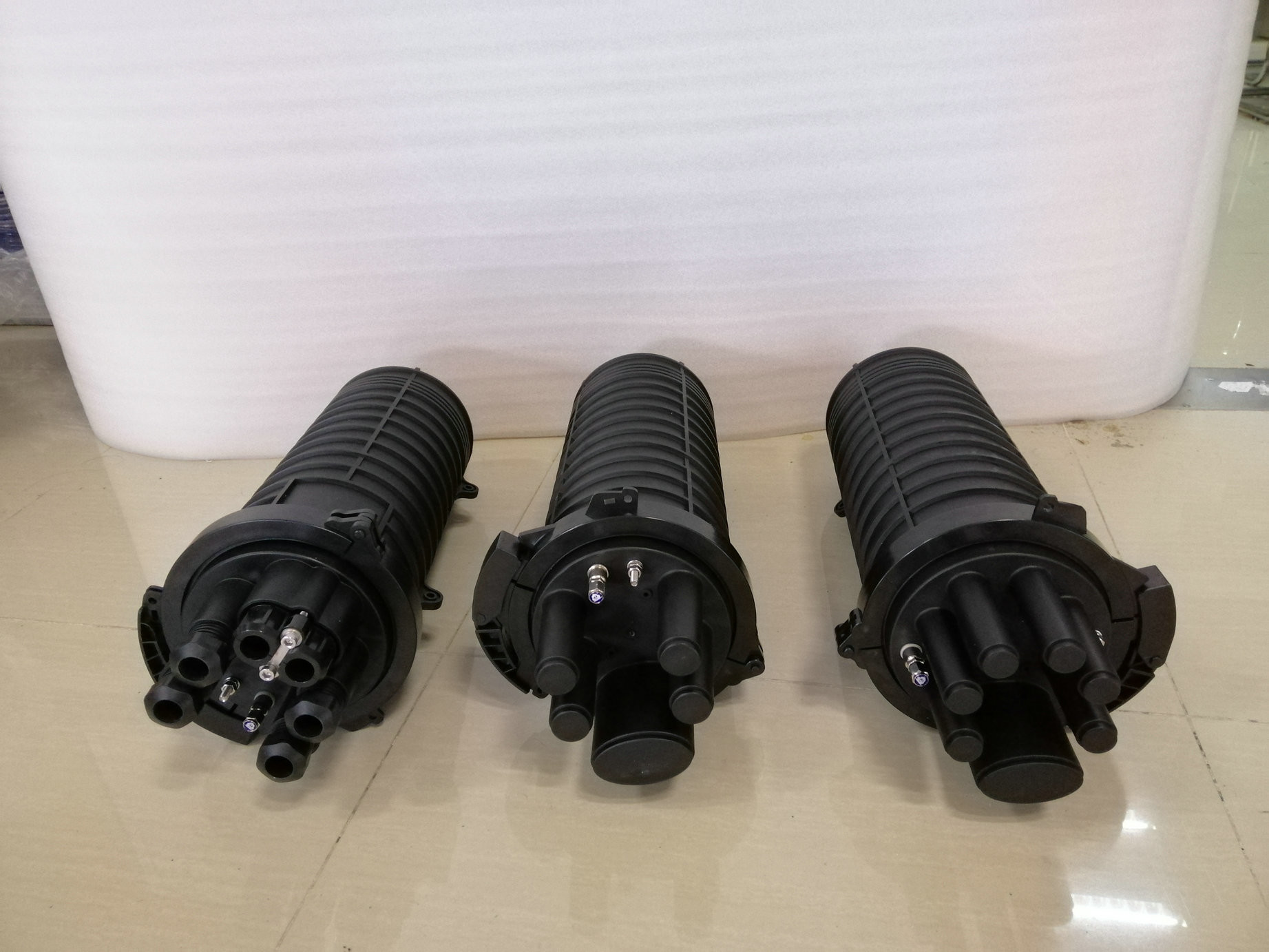 Mechanical FTTB 144FO Vertical Fiber Optic Closure For OPGW Fitting
