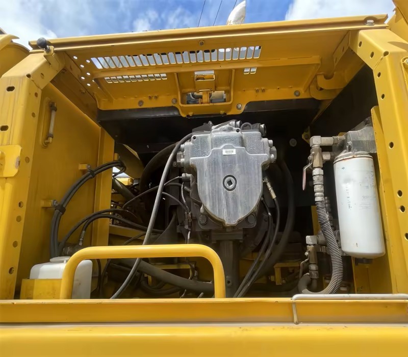 Second Hand Komatsu Excavator PC400LC-8