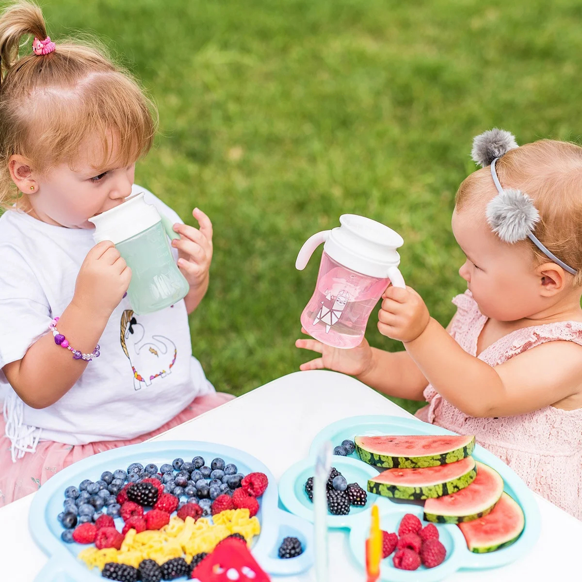 Cartoon Baby Breast Drinking Cup OEM ODM Print Pattern Spouted Feeding Cup For Milk