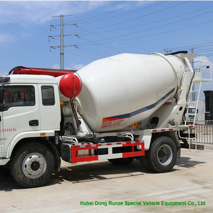 YUEJIN 5m3 Small Concrete Mixer Truck With Pump , 4x2 Mobile Mixer Truck