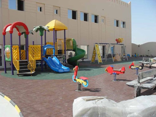 Waterproof Interlocking Outdoor Flooring 250*250*13mm For School Playground