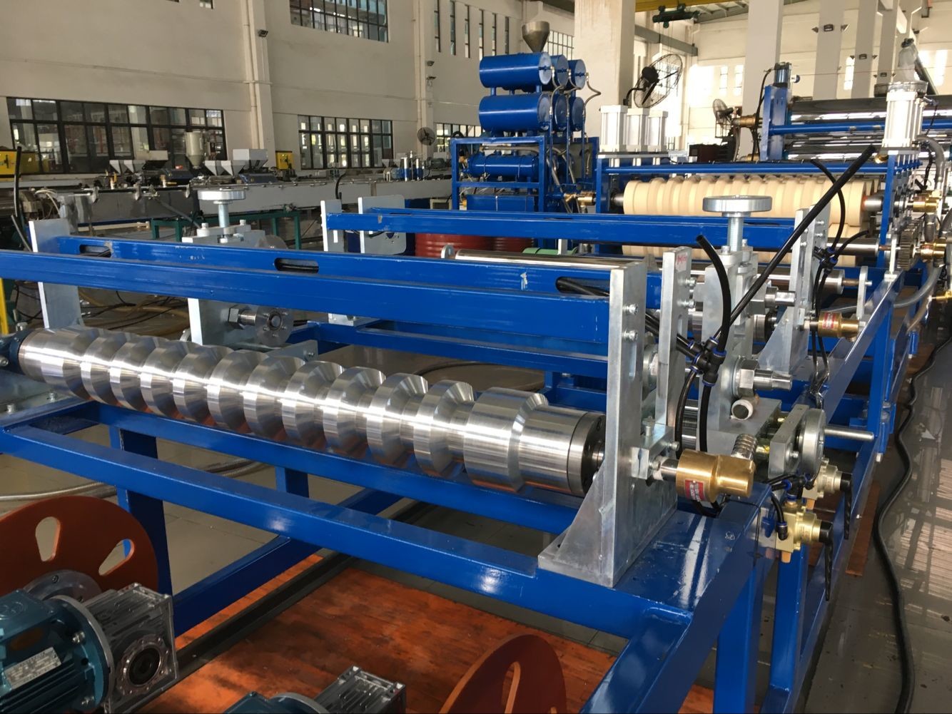 Automatic PVC Roof Tile Extrusion Machine with Speed of 3-8m/min