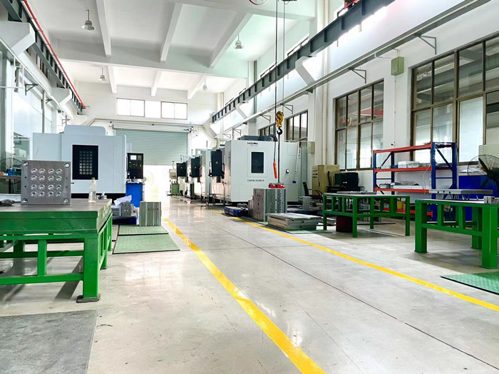 200ml Cosmetic Injection Moulding Steel STP Drawing Injection Molding Runner