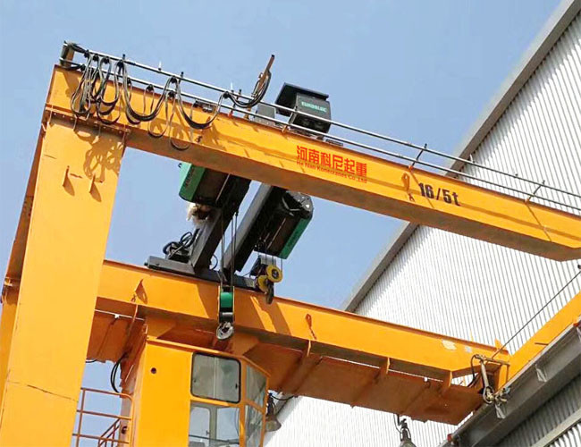 1.5 Ton Portal Mobile Gantry Crane , Adjustable Warehouse Gantry Crane