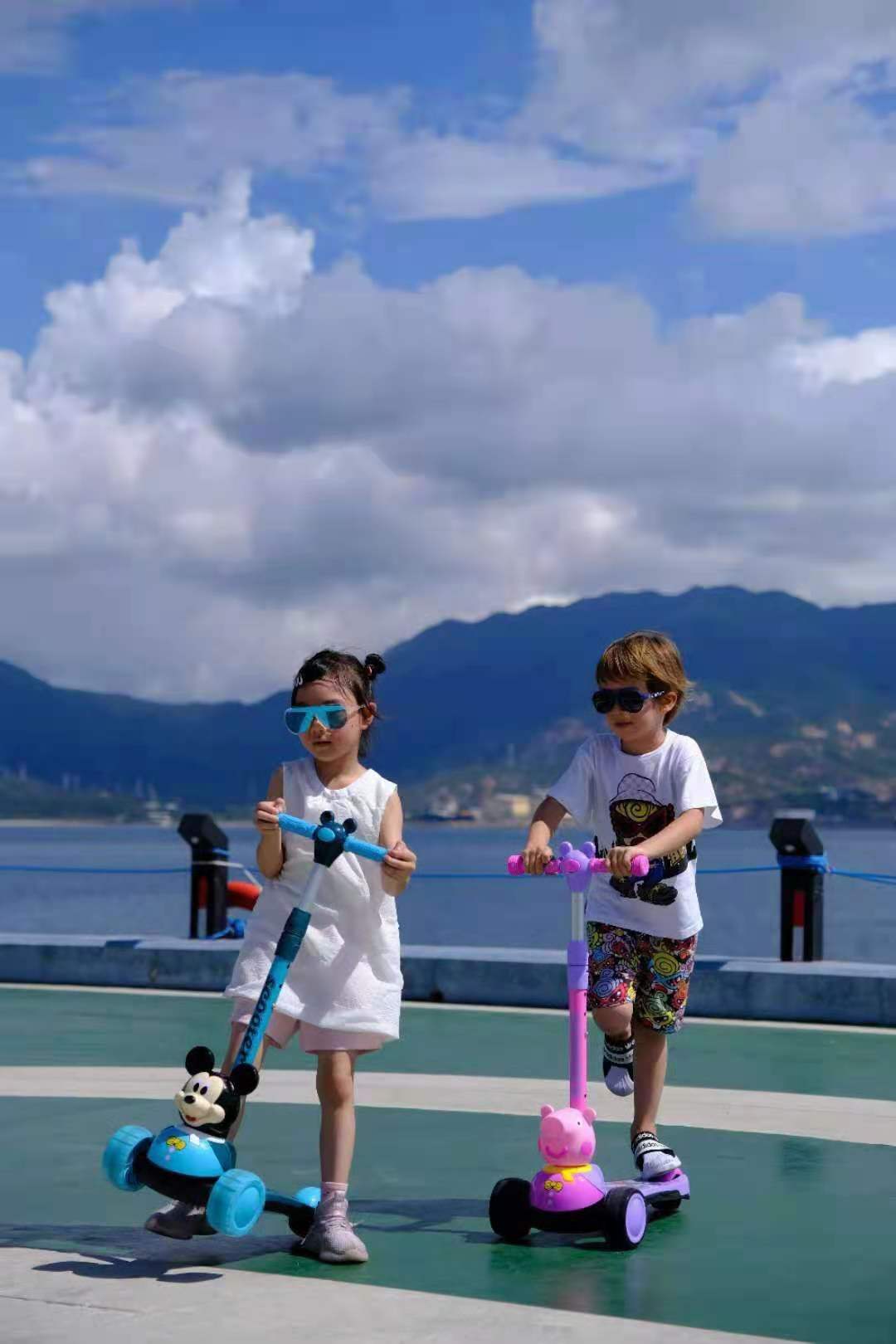 Foldable Non-Slip Pedal Wide Wheel Ride On Scooter Car for Children Convenient and Fun