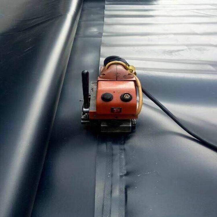 1-6m Width HDPE Textured Geomembrane for Tailings Dams Double Smooth Surface