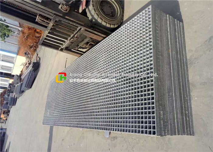 Flat Bar Large Metal Grate , Exterior Metal Floor Grates Thickness 2 - 25mm