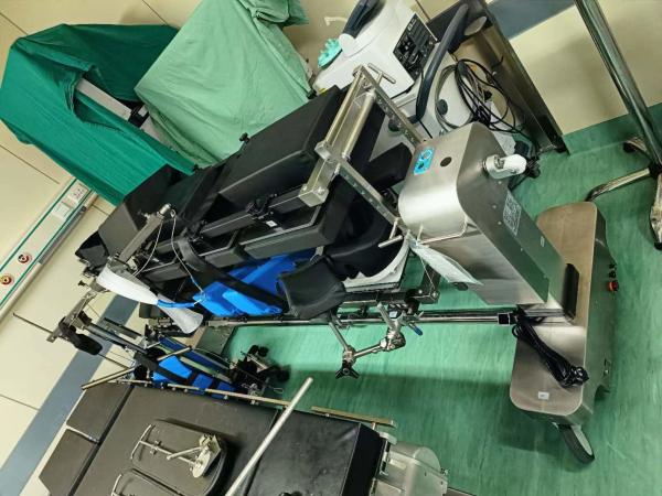 Electrical Carbon Fiber Spine Jackson Hydraulic Operation Table Hospital