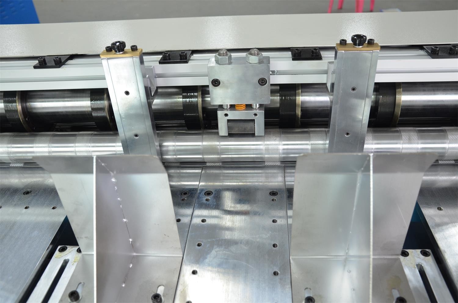 1250x1000mm Cardboard Cutting Box Making Machine
