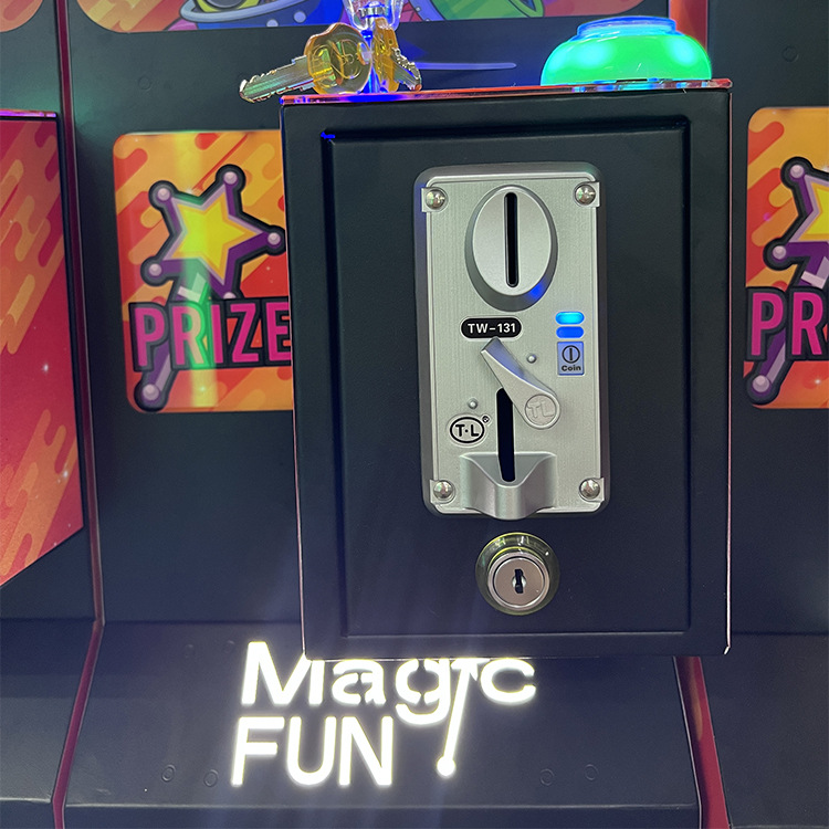 Medium Claw Arcade Vending Machine for Kids W30*D62*H170 Cm Coin Operated Age 8 Years
