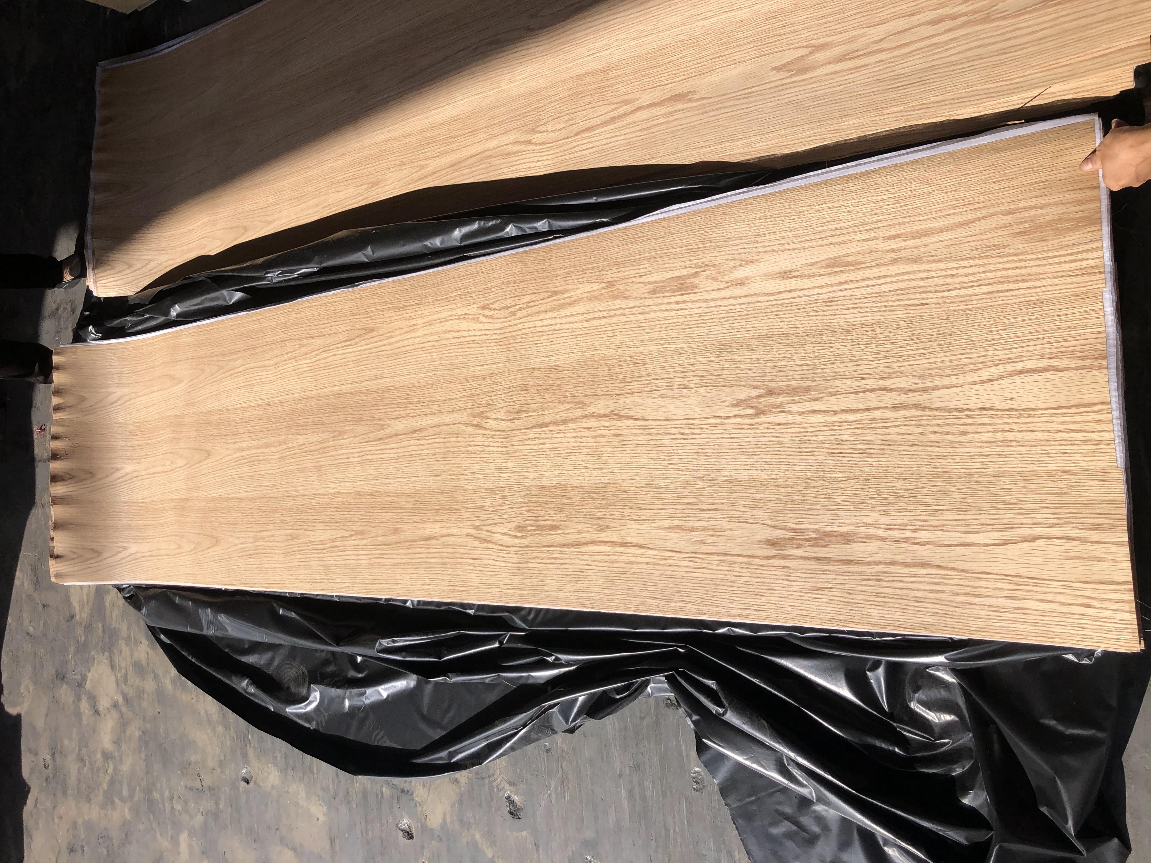 Factory Sales Red Oak Wood Veneer 0.45mm Red Oak Veneer for Flooring Wood Veneer Wall Panels