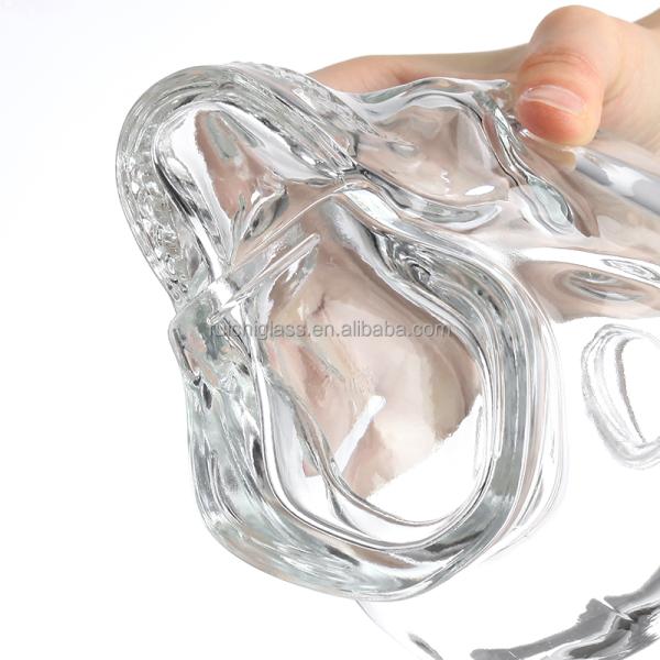 Newest Industrial 500ml Super Flint Glass Skull Vodka Bottle with Sealed Aluminium Cap