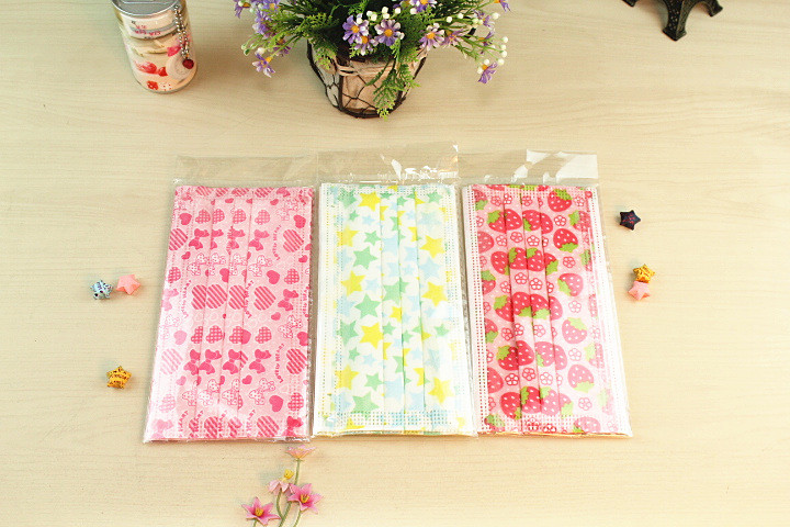 Non Woven Funny Printed Face Mask Earloop For Child / Adult OEM Shape