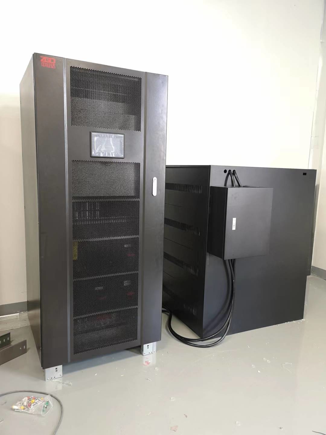 Super Low Frequency Online UPS 200KVA 160KVA 120KVA 3 Phase