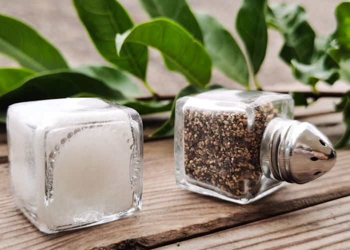 Glass Salt And Pepper Shakers Set Of 3 Pieces Capacity 17ml Condiments Shaker