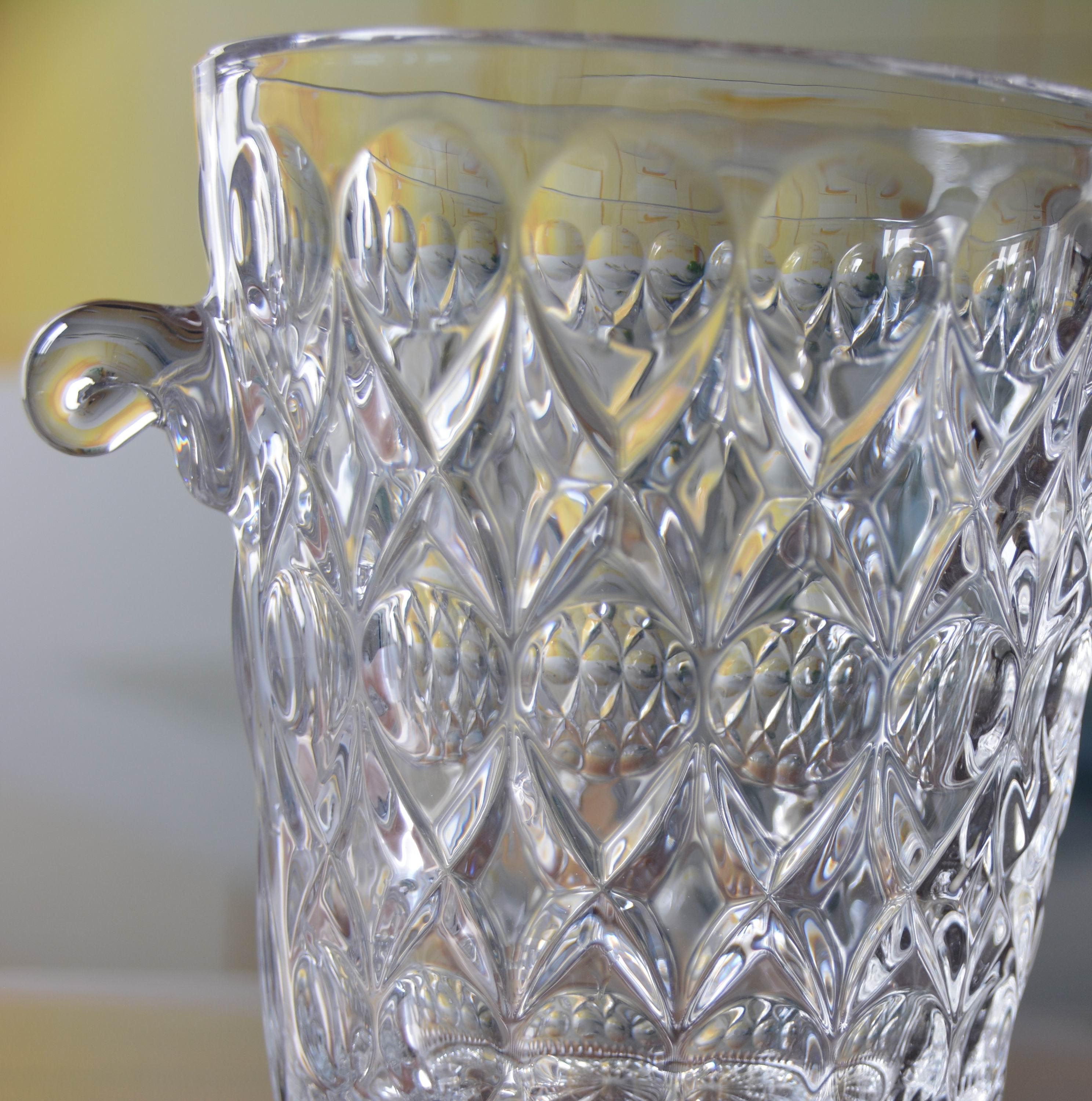 Machine Made Embossed Round Glass Bucket With Handle