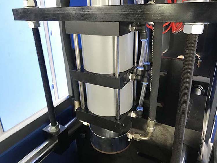 100 KN Clamping Force Semi Automatic PET Bottle Blowing Machine for 20000ml Bottles
