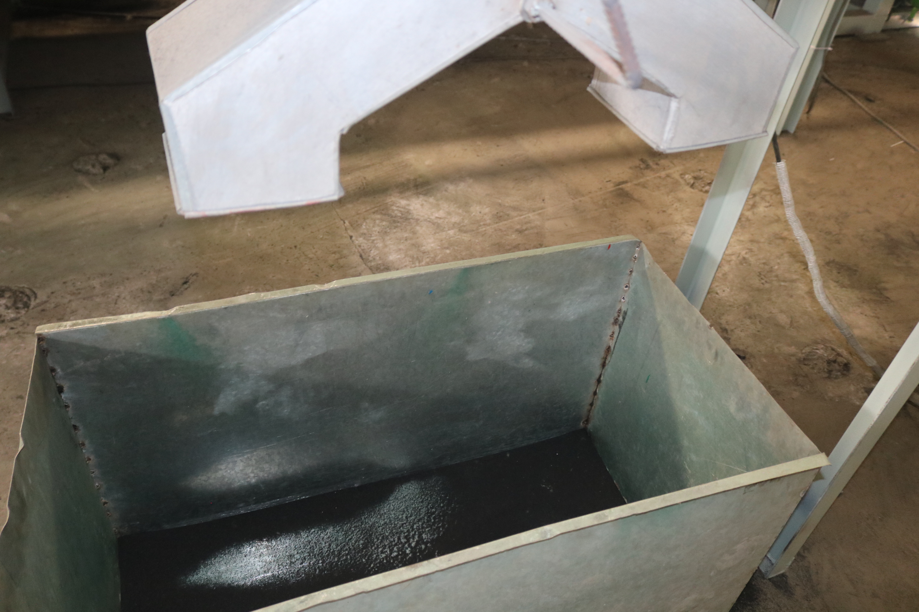 21000 KG Tyre Shredder Crushes Tyres into Rubber Pieces for Rubber Powder Production