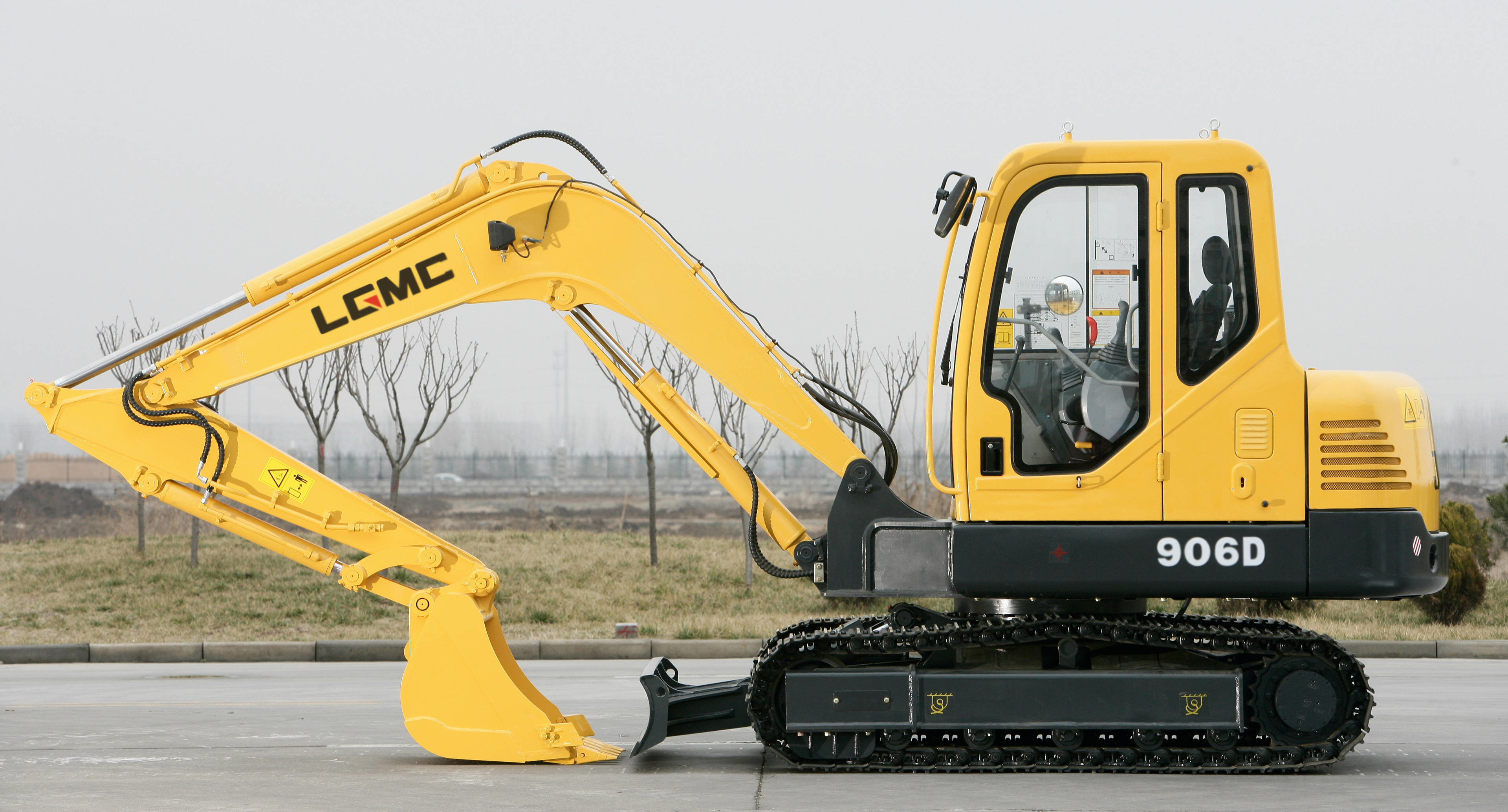 LGMC TE906 4.8km/H Small Earth Moving Machines , 5.85t Earth Mover Excavator