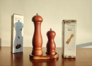 China Rubber Classic Wood Salt And Pepper Grinder Set Perfect Addition To Your Cooking Arsenal wholesale