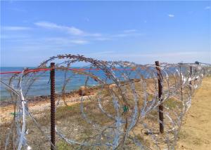 China Hot Dipped Galvanized Razor Wire BTO-22 CBT-65 Concertina Razor Barbed Wire wholesale
