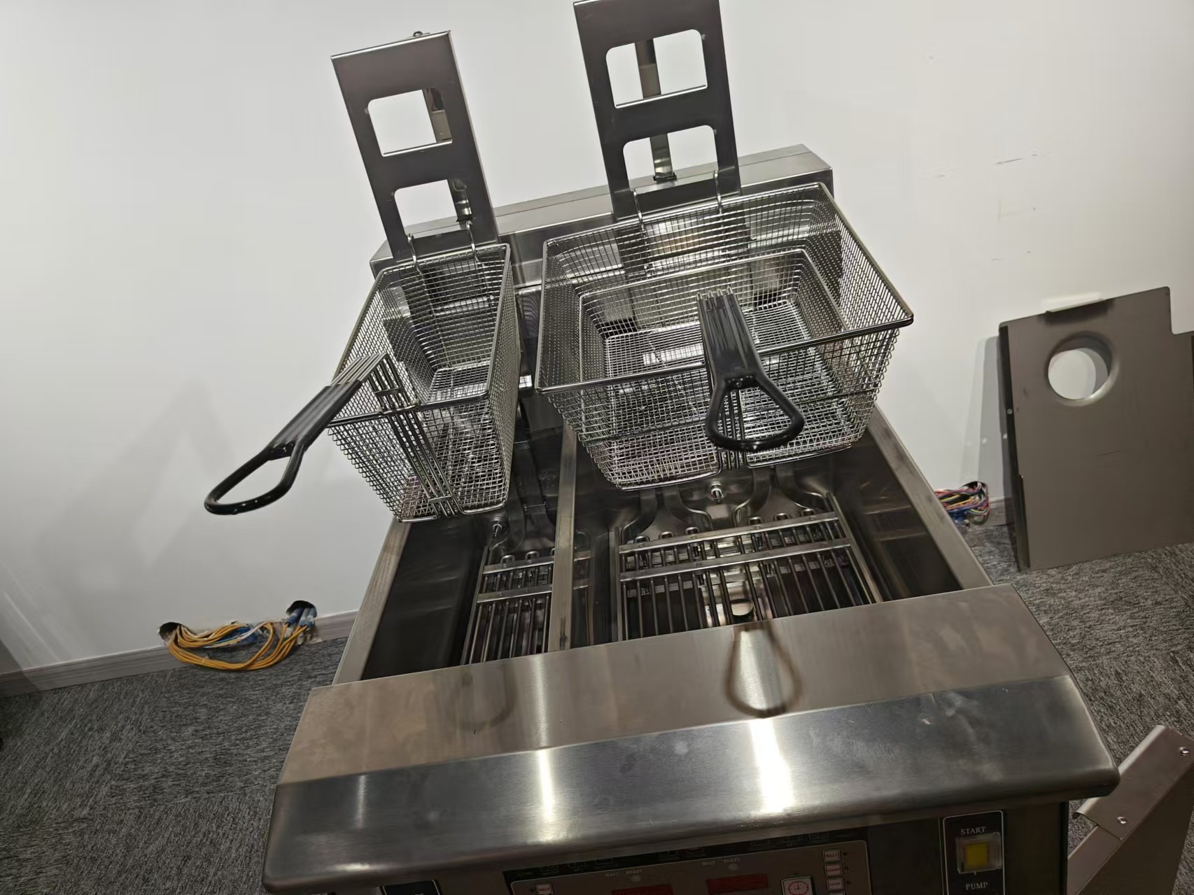 electric two pots 3 baskets 21.5L+11.6L with oil filter system chips open deep fryer