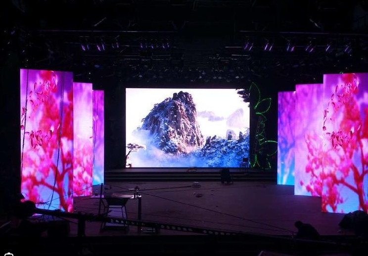 Weather-Resistant Exterior Multicolor LED Display Module Size 250*250mm Cabinet Size 500*1000MM
