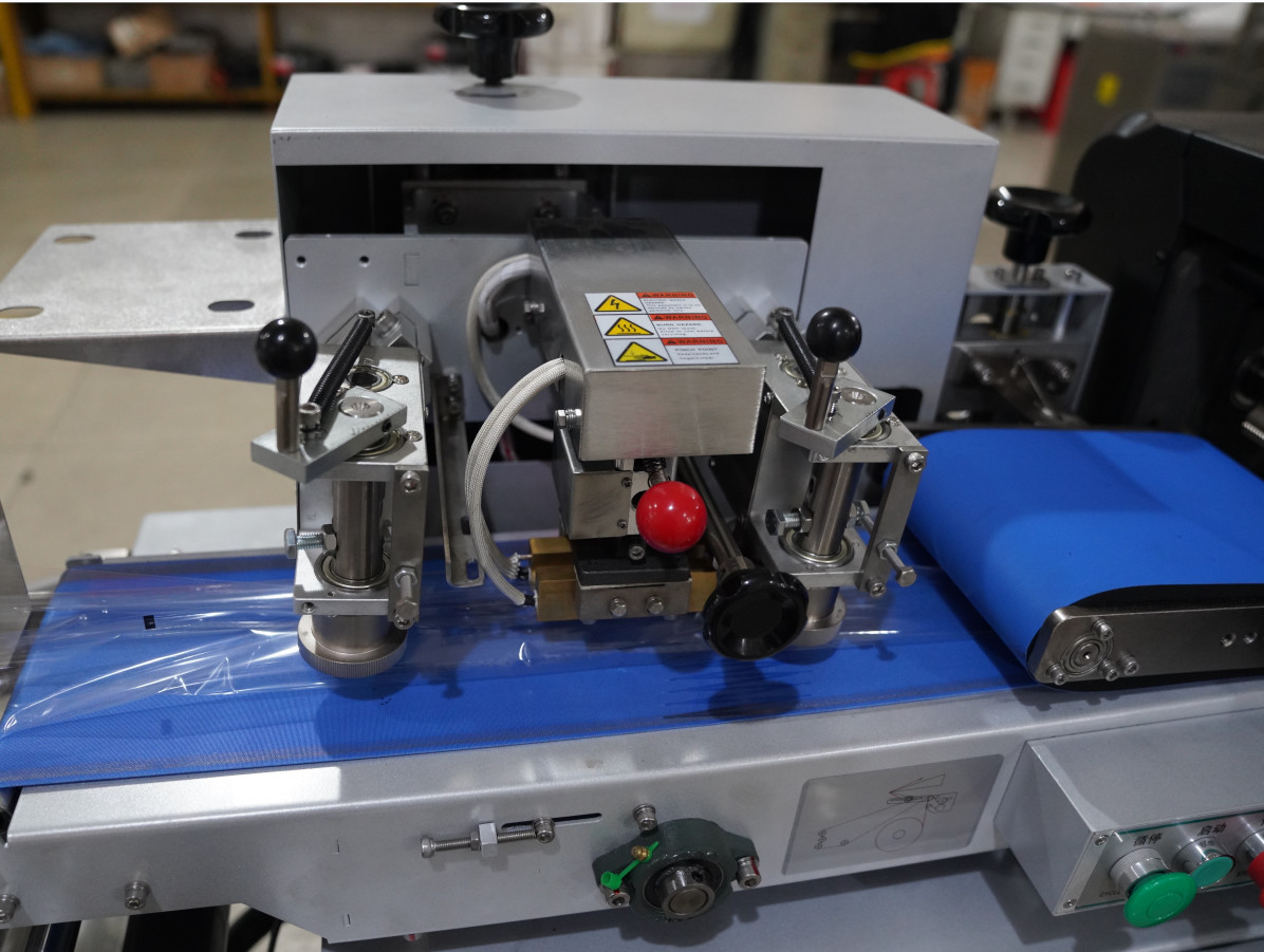 CE ISO9001 Automated Packaging Line Bread Cookies Food Packaging Line