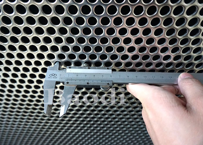 Carbon Steel Decorative Round Hole Pattern Perforated Metal Mesh