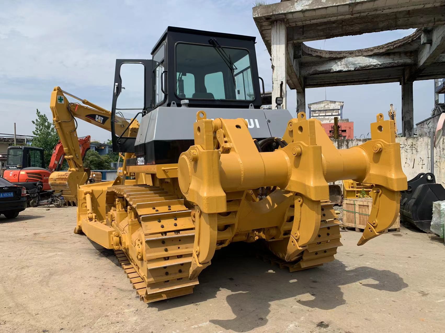 6 Way Blade SHANTUI SD22 Second Hand Bulldozer With Hydraulic Ripper