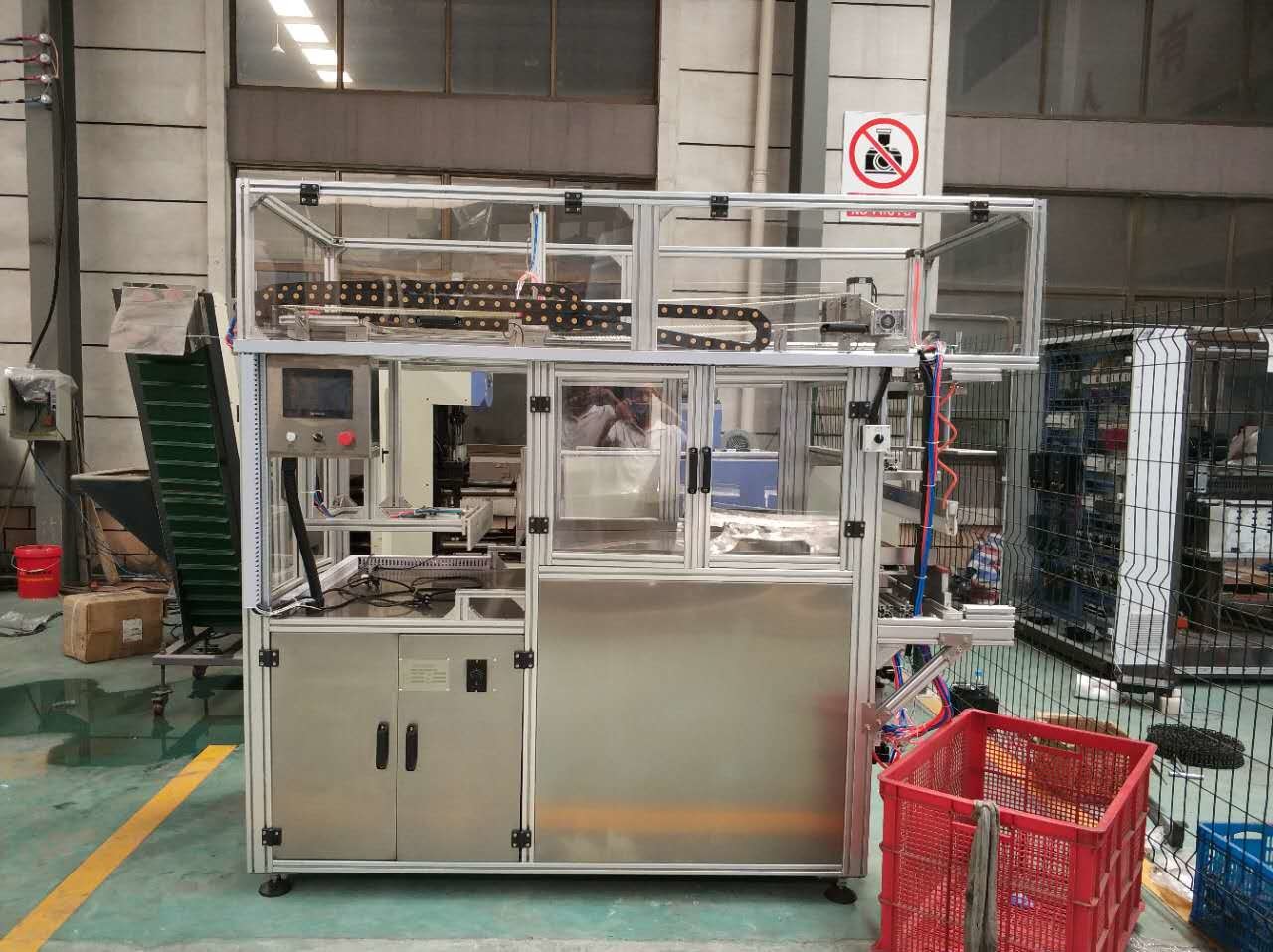 High Speed Automatic Bagging Machine Packaging 8,000 Bottles Per Hour